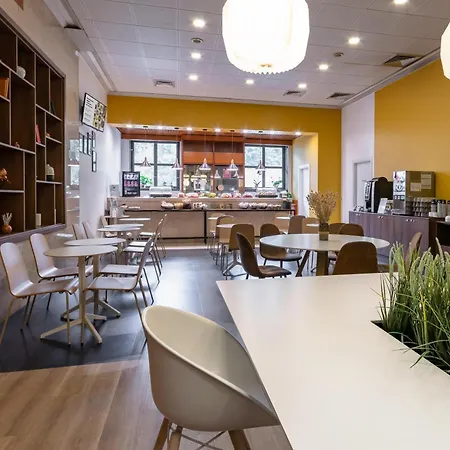 B&B Hotel Cremona מלון