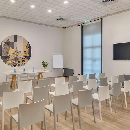 Hotel B&B Hotel Cremona 3*